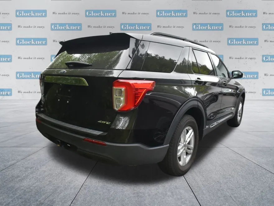 2022 Ford Explorer XLT photo 1