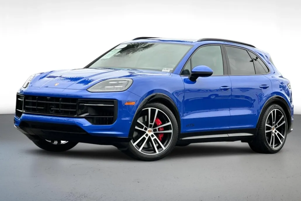 2025 Porsche Cayenne GTS photo 1