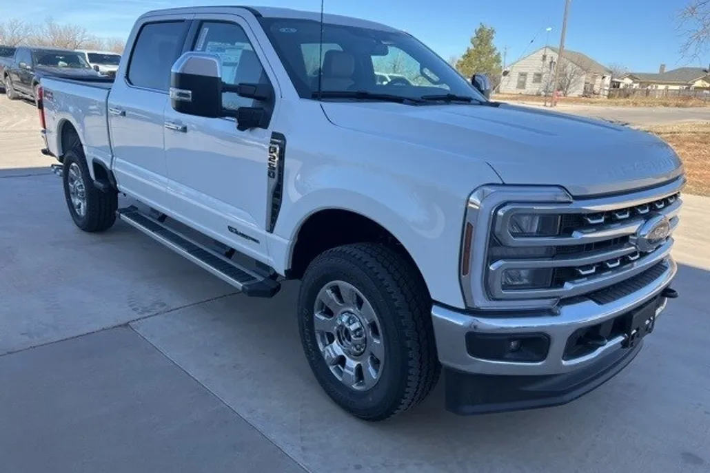 2025 Ford F-250 Lariat photo 1