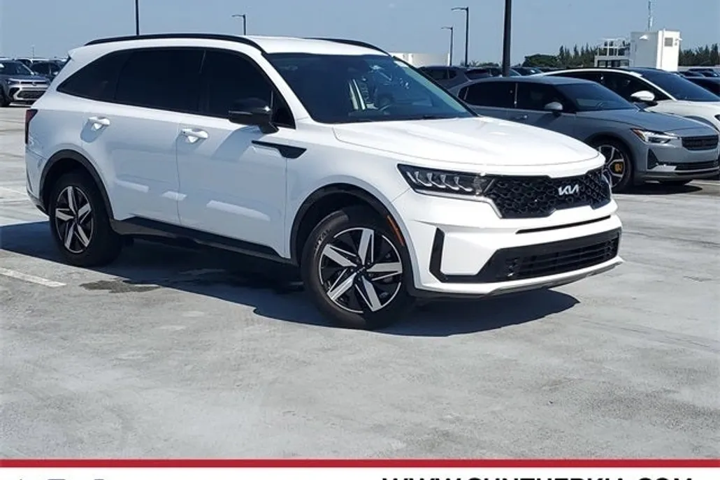 2022 Kia Sorento S photo 1