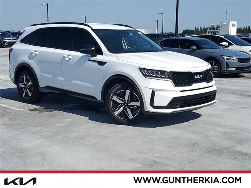 2022 Kia Sorento S photo 1