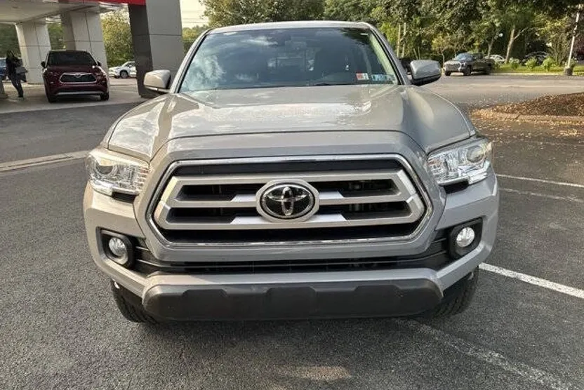 2021 Toyota Tacoma SR5 V6 photo 1