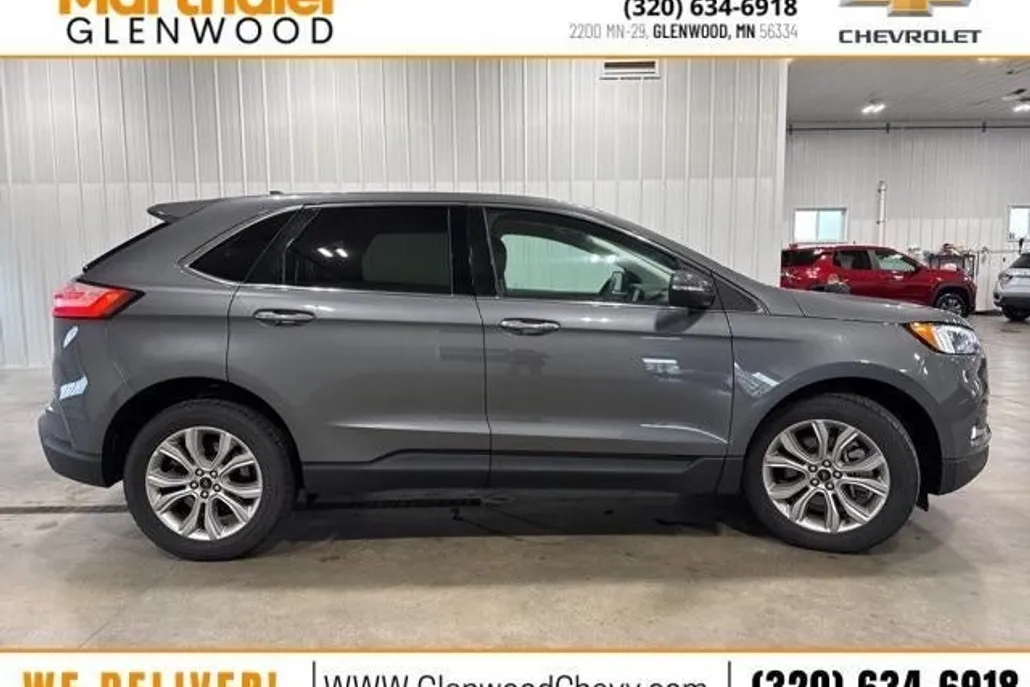 2024 Ford Edge Titanium photo 1