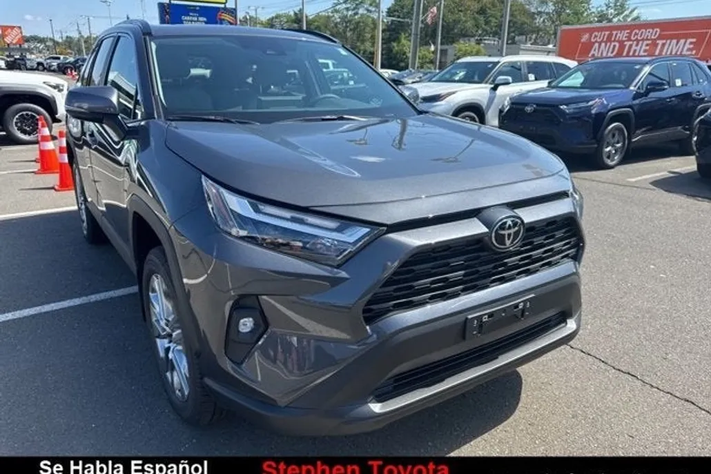 2025 Toyota RAV4 XLE Premium photo 1