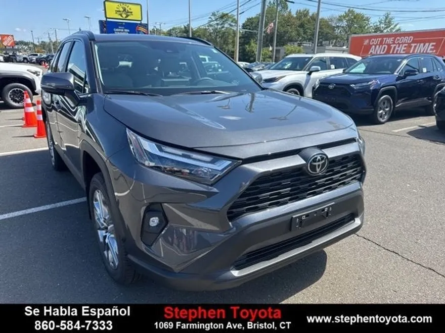 2025 Toyota RAV4 XLE Premium photo 1