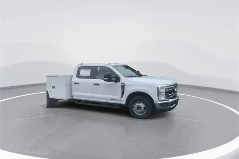2024 Ford F-350 photo 1