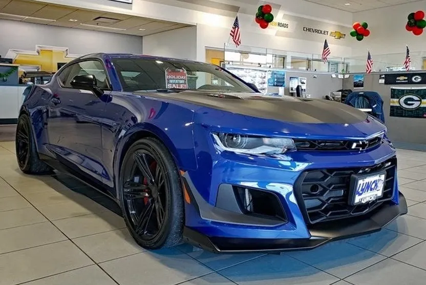 2023 Chevrolet Silverado 1500 LT photo 1
