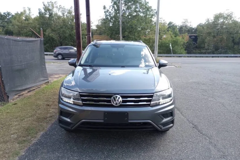 2021 Volkswagen Tiguan S photo 1