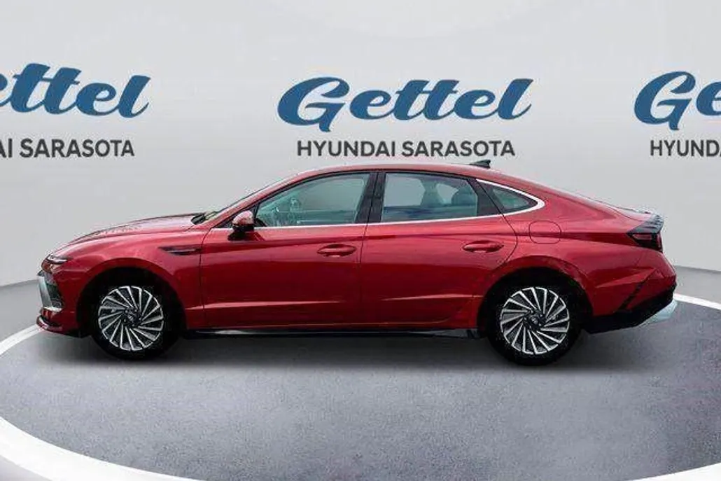 2025 Hyundai Sonata Hybrid SEL photo 1