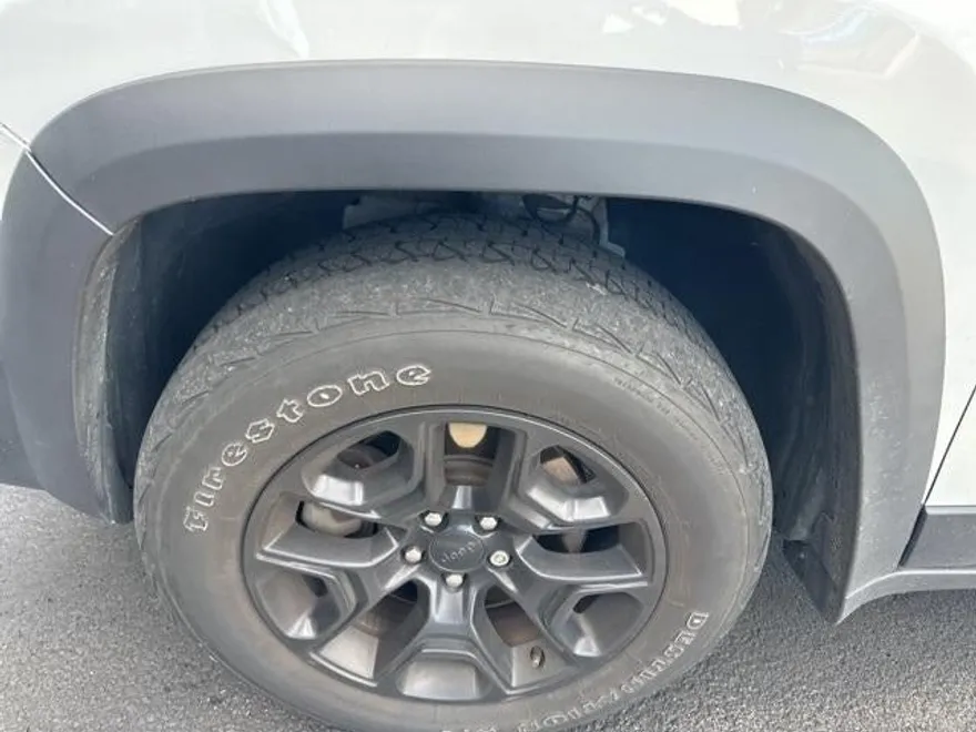 2019 Jeep Cherokee Trailhawk photo 1