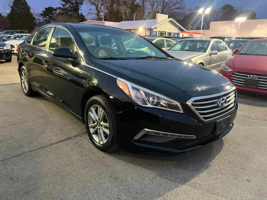 2015 Hyundai Sonata SE photo 1