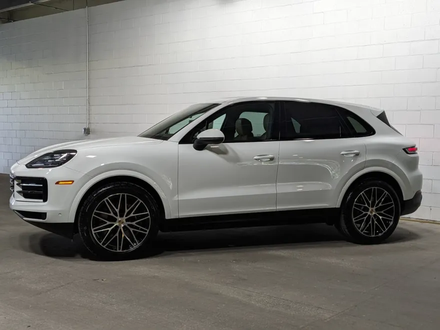 2025 Porsche Cayenne photo 1