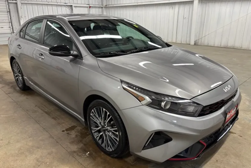 2023 Kia Forte GT-Line photo 1
