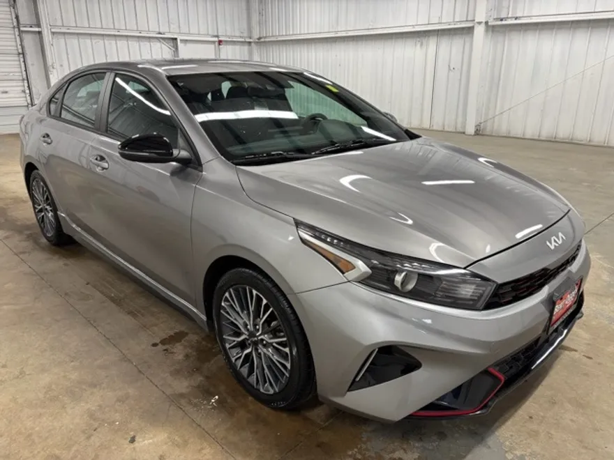 2023 Kia Forte GT-Line photo 1