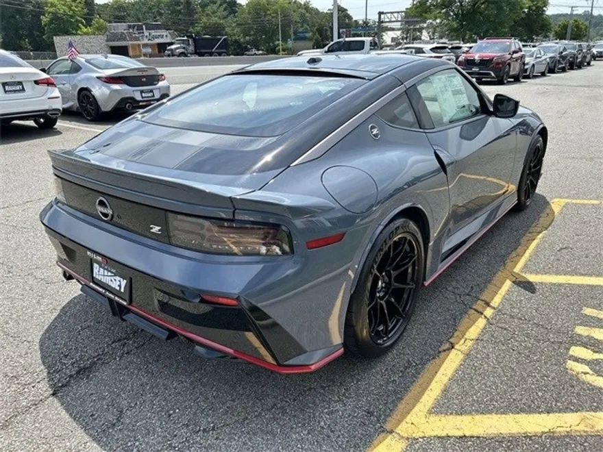 2024 Nissan Z Nismo photo 3