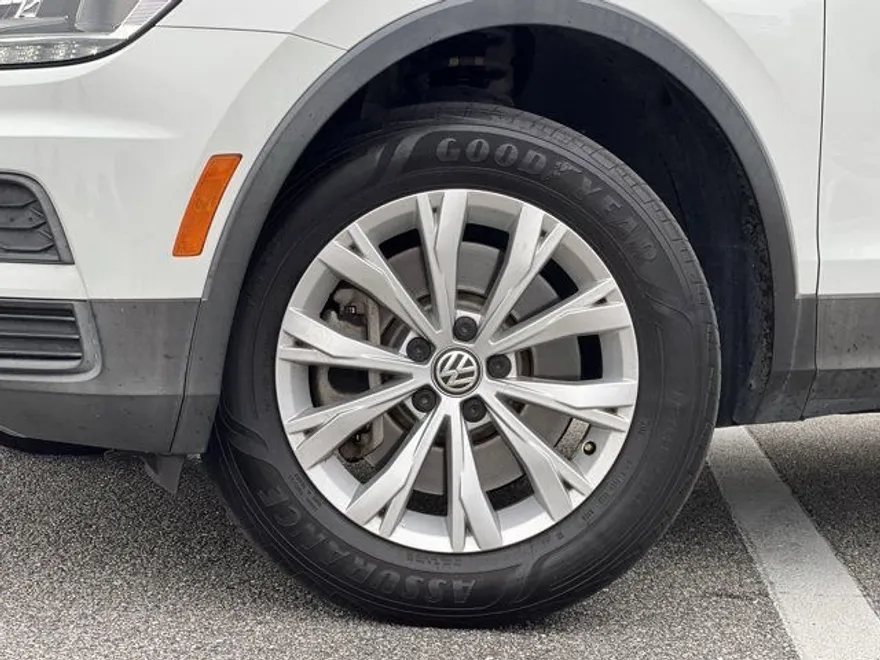 2020 Volkswagen Tiguan S photo 1