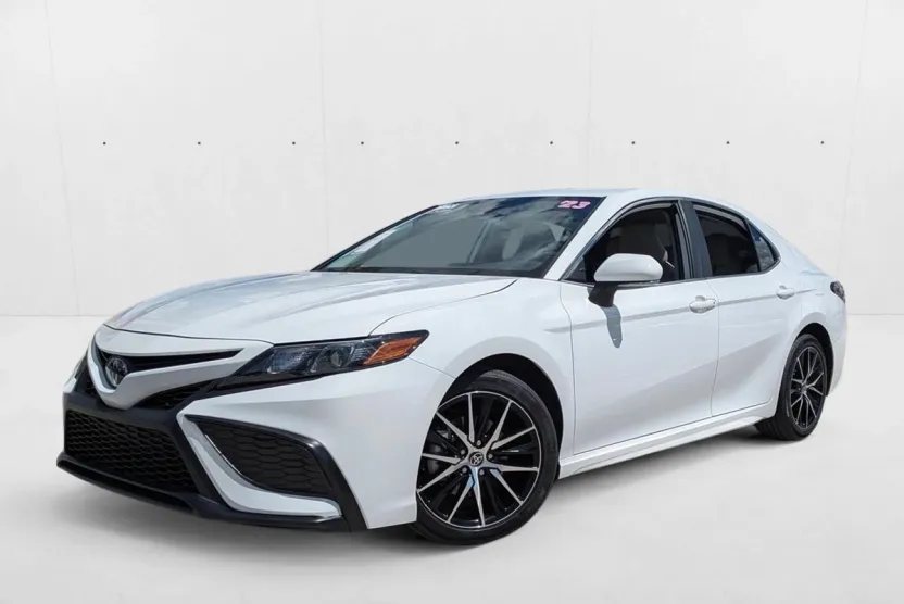 2023 Toyota Camry SE photo 1