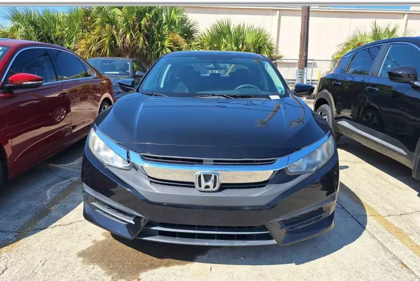2017 Honda Civic LX photo 1