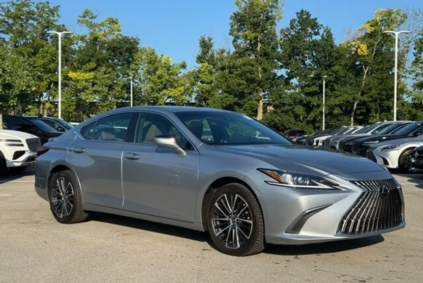 2023 Lexus ES 250 photo 1