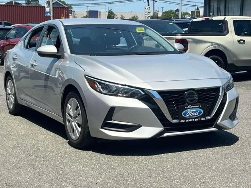 2023 Nissan Sentra S photo 1