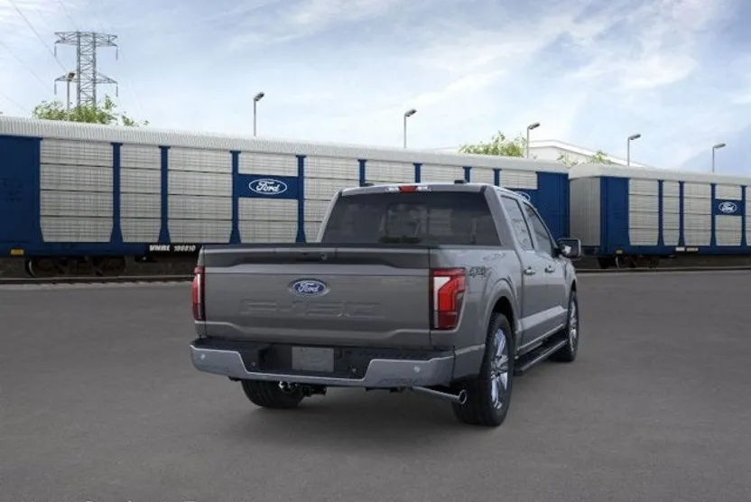 2025 Ford F-150 Lariat photo 1
