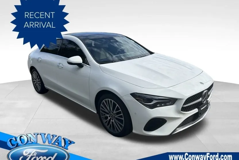 2024 Mercedes Benz CLA 250 4MATIC photo 1