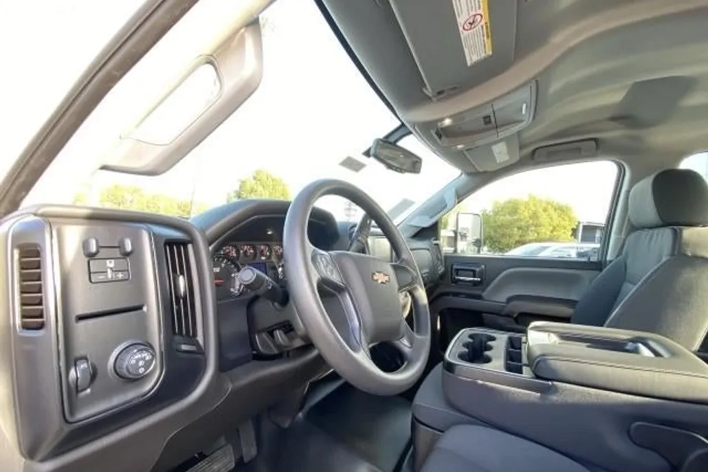 2023 Chevrolet Silverado 5500HD Work Truck photo 1
