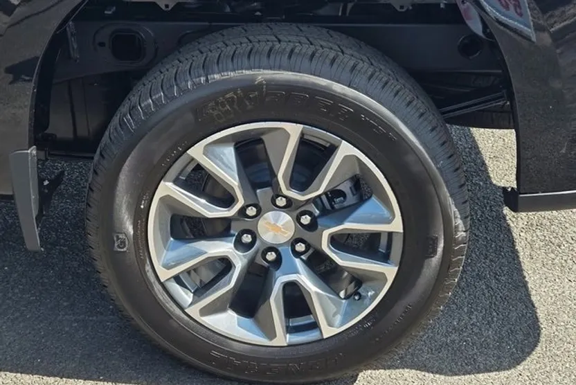 2026 Chevrolet Silverado 1500 LT photo 1