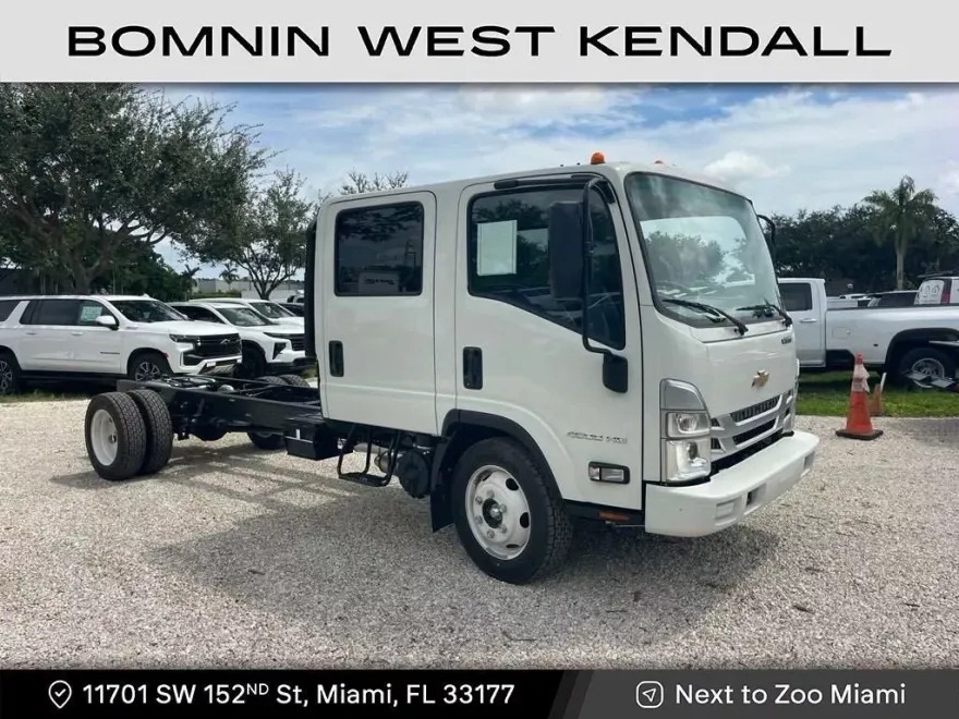 2024 Chevrolet Silverado 4500HD photo 1