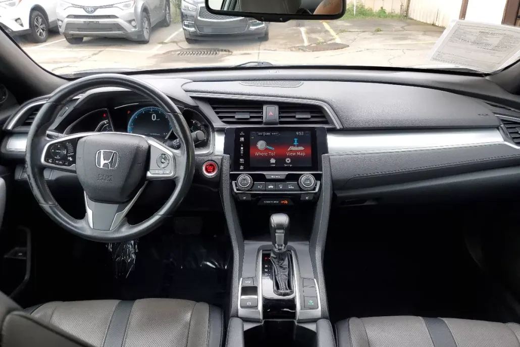 2017 Honda Civic Touring photo 1