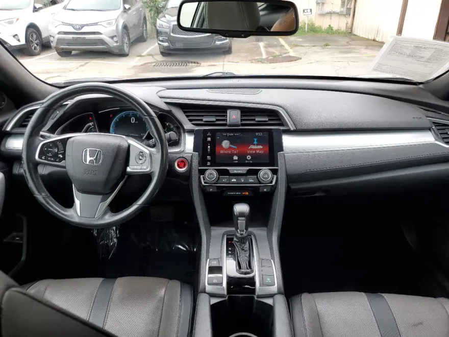 2017 Honda Civic Touring photo 1