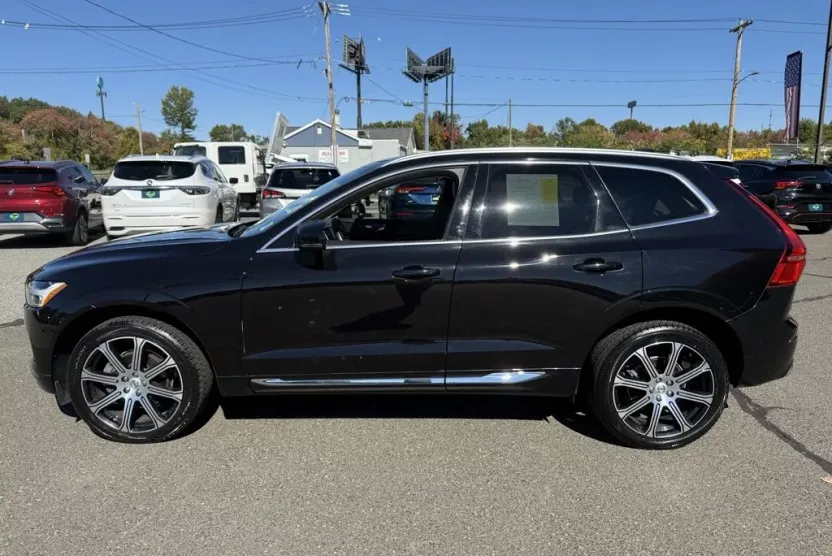 2021 Volvo XC60 T5 Inscription photo 1