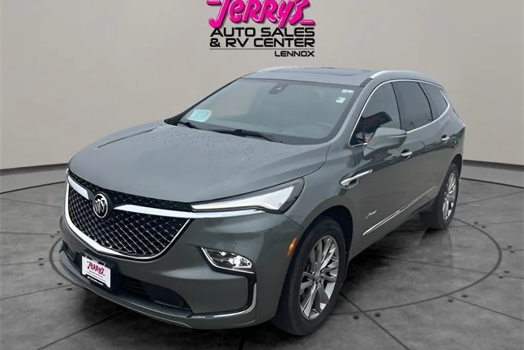 2023 Buick Enclave Avenir photo 1