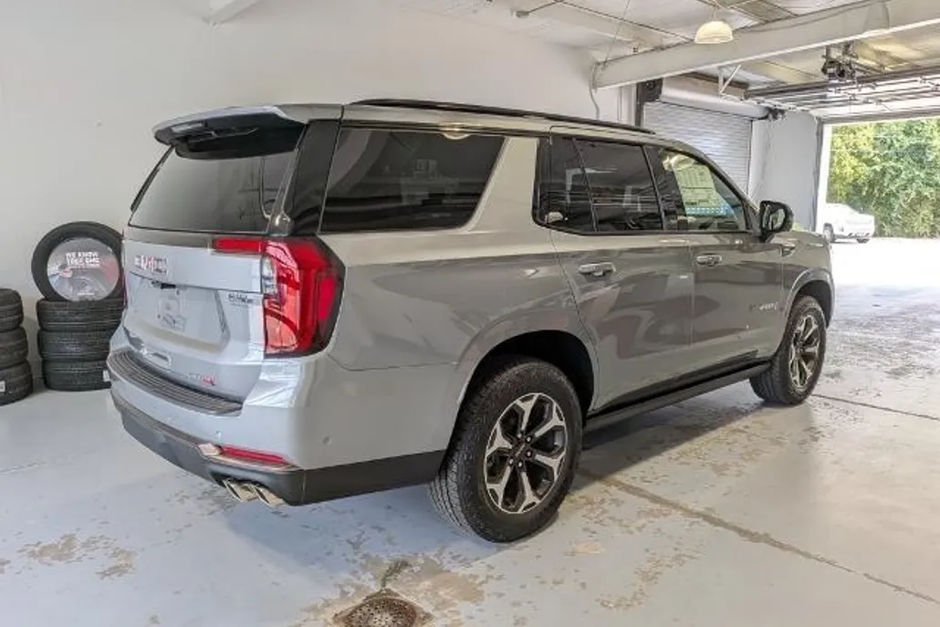 2026 Gmc Yukon AT4 Ultimate photo 1