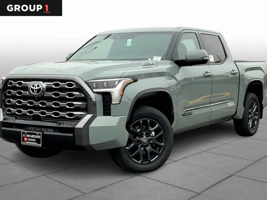 2026 Toyota Tundra Platinum CrewMax photo 1