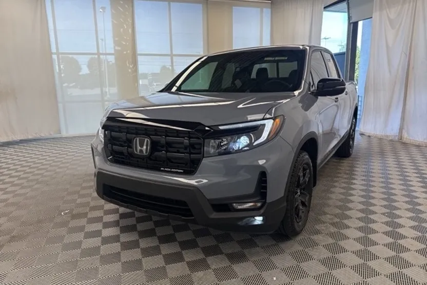2025 Honda Ridgeline Black Edition photo 1