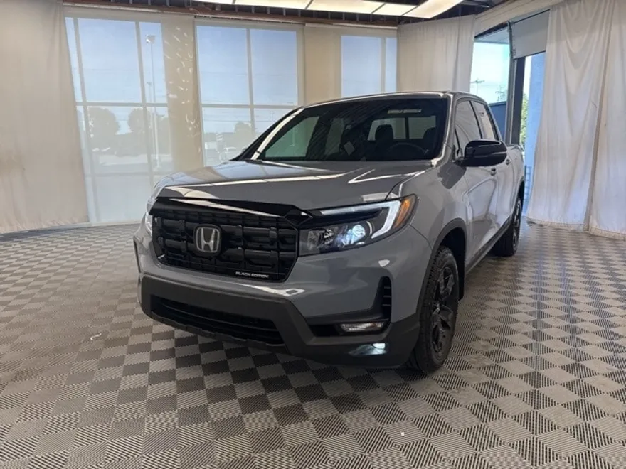 2025 Honda Ridgeline Black Edition photo 1