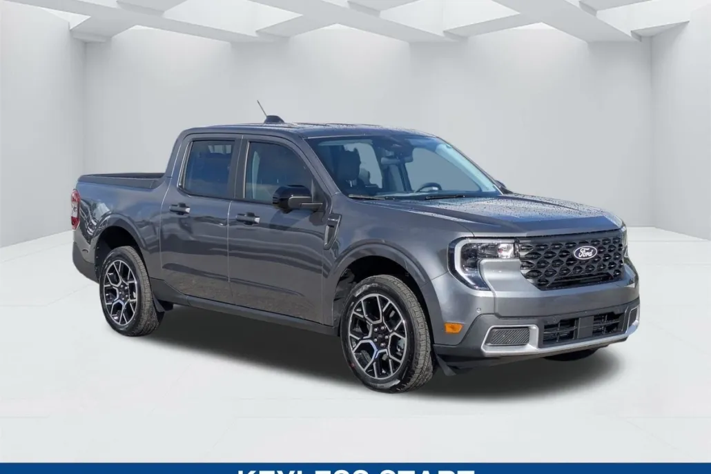 2025 Ford Maverick Lariat photo 1