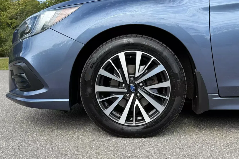 2018 Subaru Legacy 2.5i Premium photo 1