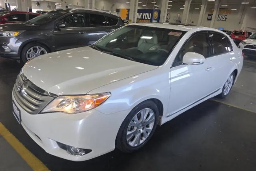 2012 Toyota Avalon Base photo 1