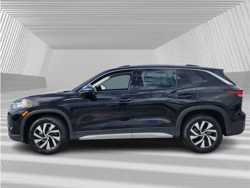 2025 Volkswagen Tiguan S photo 1