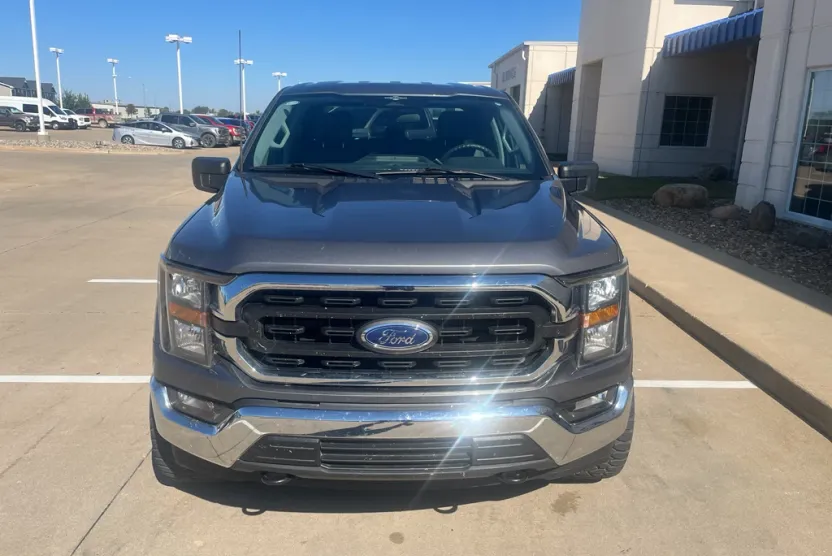 2023 Ford F-150 XLT photo 1