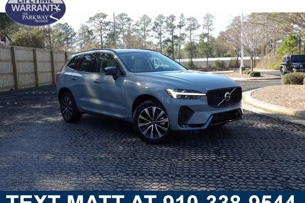 2025 Volvo XC60 B5 Core photo 1
