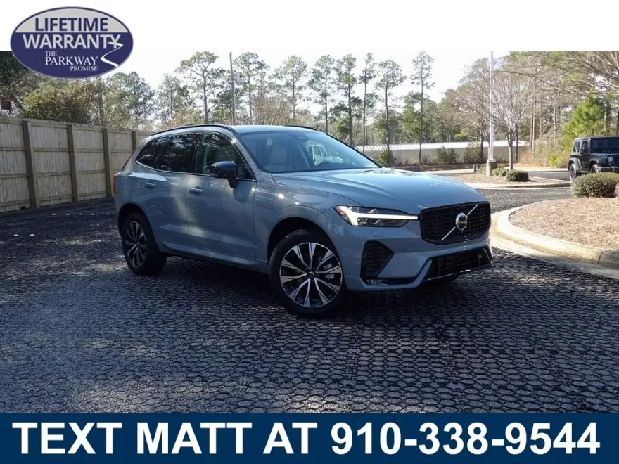 2025 Volvo XC60 B5 Core photo 1