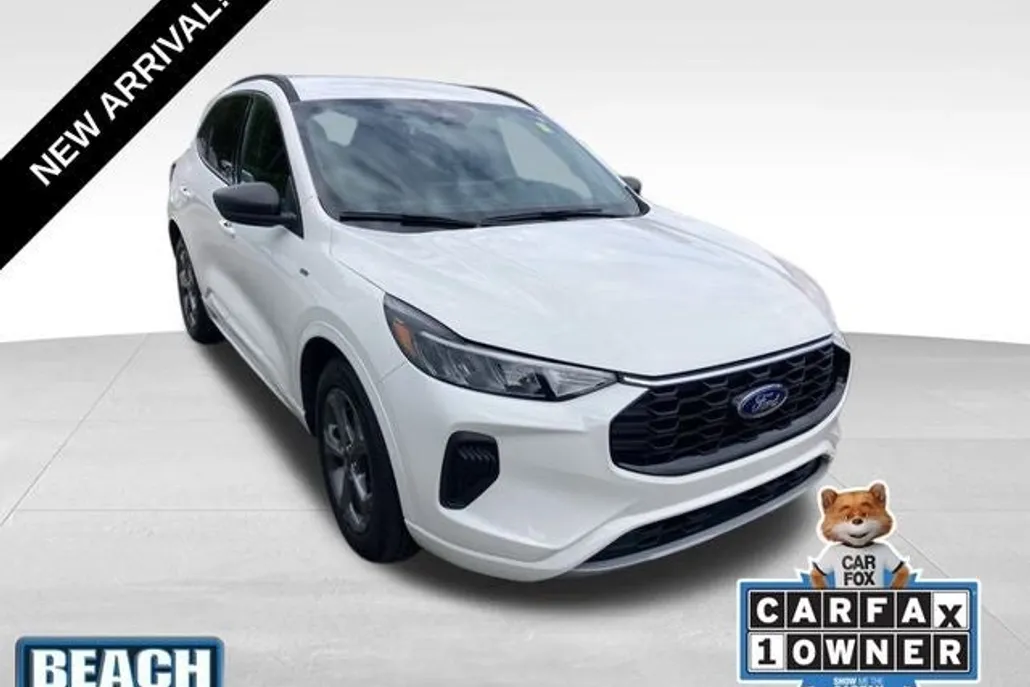 2023 Ford Escape ST-Line photo 1