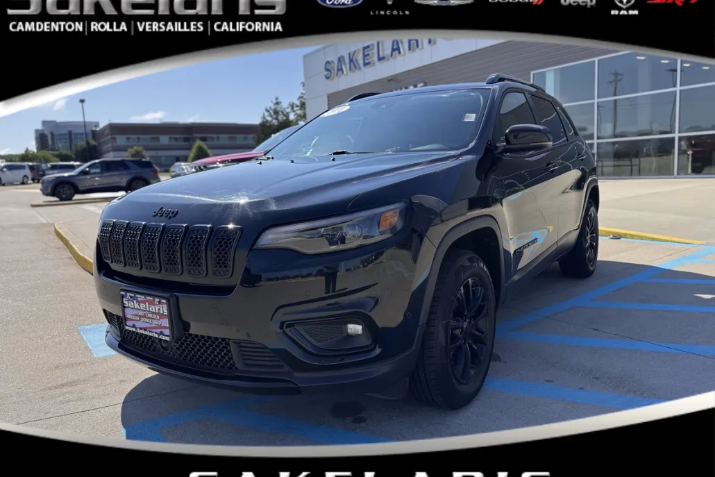 2023 Jeep Cherokee Altitude Lux photo 1