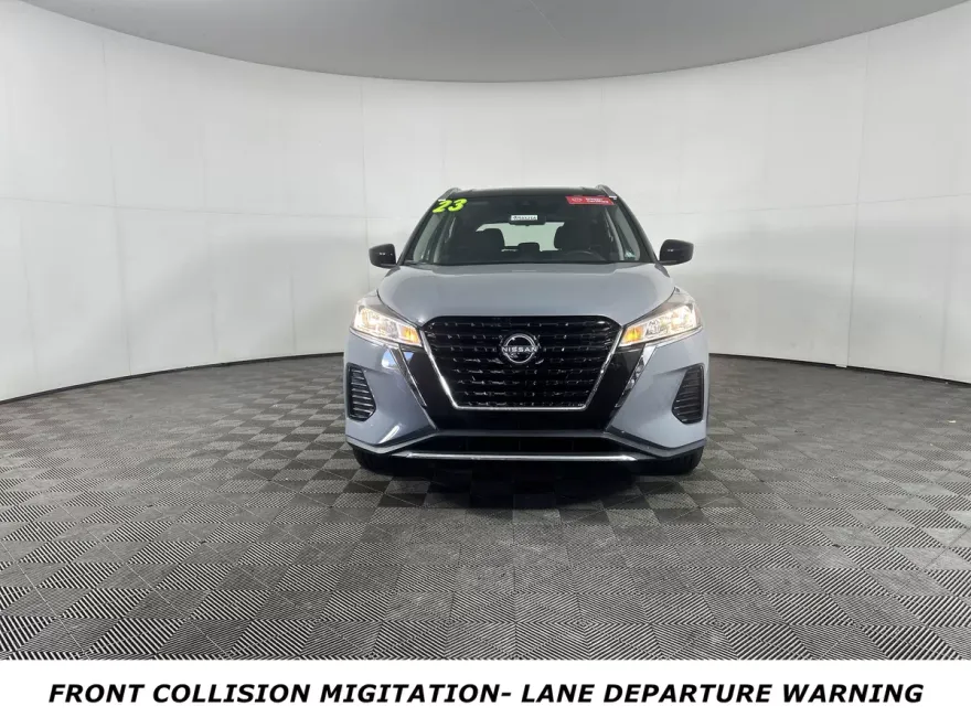 2023 Nissan Kicks SV photo 1