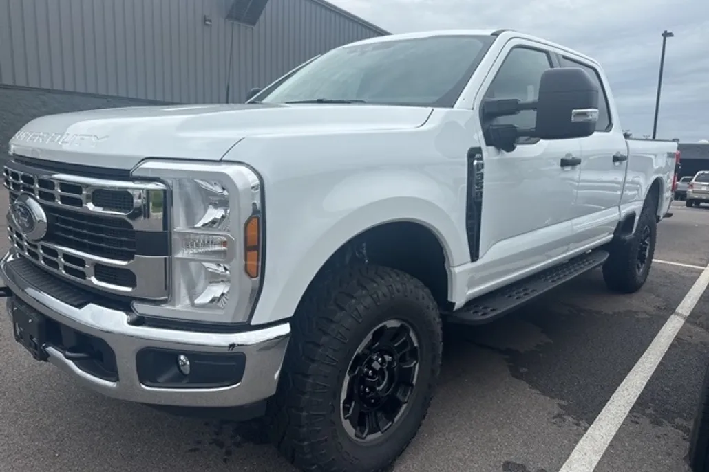 2025 Ford F-350 XLT photo 1