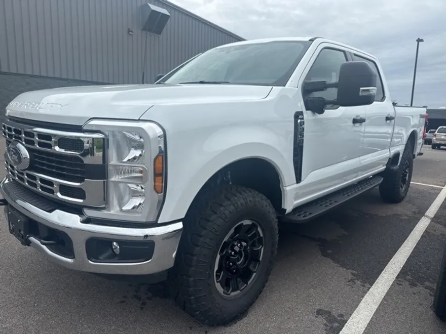 2025 Ford F-350 XLT photo 1