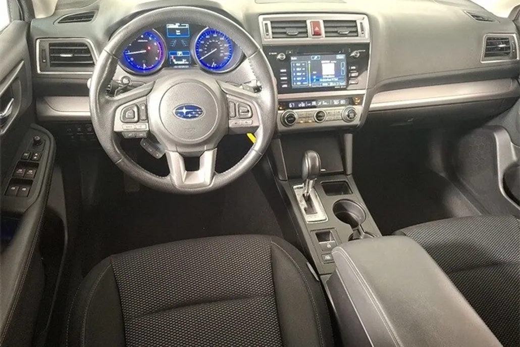 2016 Subaru Outback 2.5i Premium photo 1